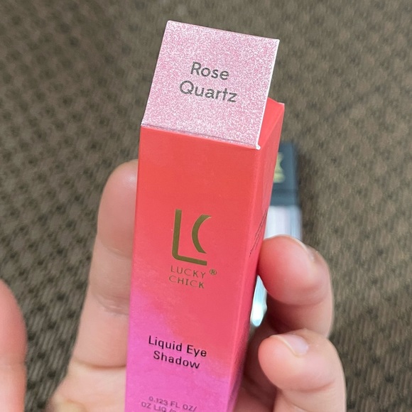 NIB Lucky Chick Rose Quartz Liquid Eyeshadow Makeup - Picture 5 of 10